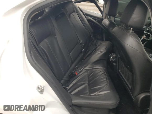 2019 Alfa Romeo Giulia z VIN ZARFAMAN6K7598202, wystawiony jako Copart lot #50883345 z przebiegiem Nie podano mil oraz Szkoda całkowita • Salvage title. Historia ofert i sprzedaży dostępna na DreamBid. Obrazek 10.