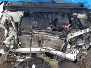 2018 Toyota Highlander SE z VIN 5TDKZRFH2JS548614, wystawiony jako Copart lot #45103245 z przebiegiem Nie podano mil oraz Szkoda całkowita • Salvage title. Historia ofert i sprzedaży dostępna na DreamBid. Obrazek 12.