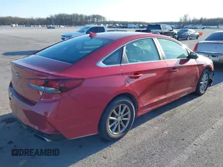 2018 Hyundai Sonata SE z VIN 5NPE24AF4JH615682, wystawiony jako IAAI lot #41888584 z przebiegiem 68 123 mil mil oraz . Historia ofert i sprzedaży dostępna na DreamBid. Obrazek 4.