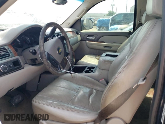 2007 Chevrolet Suburban LT with VIN 1GNFC16J27J172632, listed as a Copart auction lot 55998675 with Not provided miles and Salvage title. Bid and sale history available at DreamBid. Image 7.