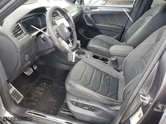 2024 Volkswagen Tiguan SEL R-Line with VIN 3VV4B7AXXRM078328, listed as a Copart auction lot 83081424 with 11,968 mi miles and Salvage Title. Bid and sale history available at carsss.com. Image 7.