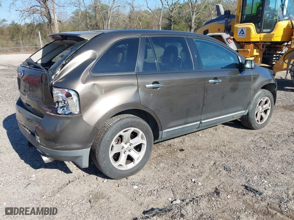 2011 Ford Edge SEL with VIN 2FMDK4JC1BBB04411, listed as a IAAI auction lot 41704037 with 235,673 mi miles. Bid and sale history available at carsss.com. Image 4.