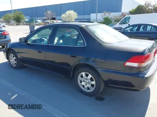 2001 Honda Accord EX z VIN JHMCG66881C015997, wystawiony jako IAAI lot #41902990 z przebiegiem Nie podano mil oraz . Historia ofert i sprzedaży dostępna na DreamBid. Obrazek 3.