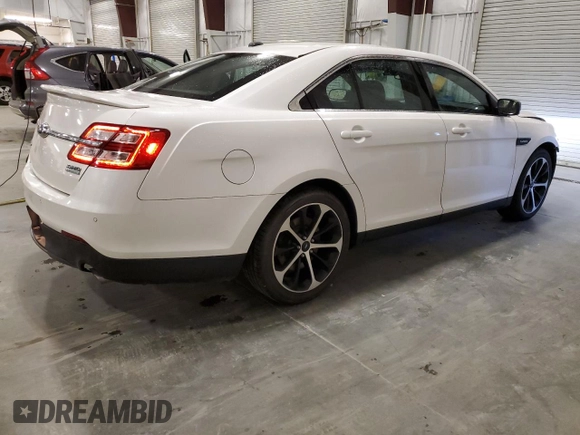 2015 Ford Taurus SHO z VIN 1FAHP2KT1FG157026, wystawiony jako Copart lot #52846065 z przebiegiem 125 107 mil mil oraz Szkoda całkowita • Salvage title. Historia ofert i sprzedaży dostępna na DreamBid. Obrazek 3.