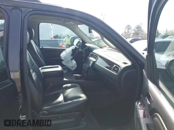 2012 GMC Yukon XL Denali with VIN 1GKS2MEF2CR252084, listed as a IAAI auction lot 41802335 with 88,958 mi miles. Bid and sale history available at carsss.com. Image 5.