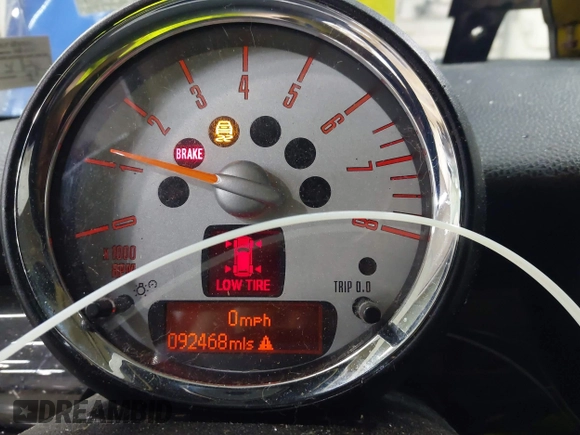 2012 MINI Hardtop with VIN WMWSU3C55CT184924, listed as a IAAI auction lot 42276347 with 92,468 mi miles and . Bid and sale history available at DreamBid. Image 7.