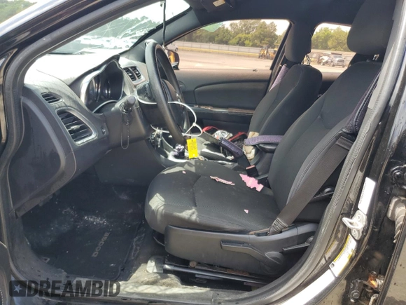 2014 Dodge Avenger SE z VIN 1C3CDZAB9EN154775, wystawiony jako Copart lot #54189515 z przebiegiem 134 627 mil mil oraz Szkoda całkowita • Salvage title. Historia ofert i sprzedaży dostępna na DreamBid. Obrazek 7.