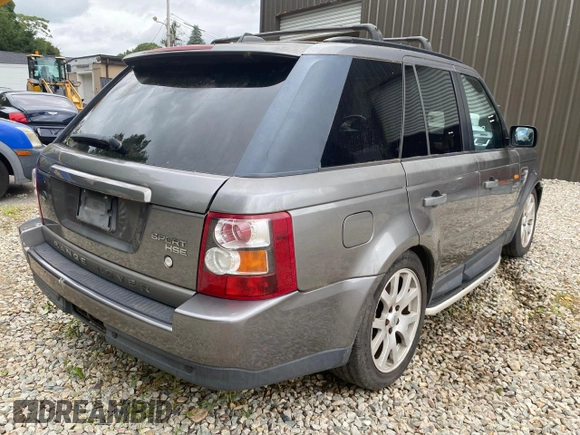 2007 Land Rover Range Rover Sport HSE with VIN SALSK25487A988846, listed as a Copart auction lot 56105235 with 148,178 mi miles and Clean Title. Bid and sale history available at DreamBid. Image 4.