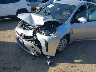 2022 Toyota Prius L Eco with VIN JTDKAMFU5N3189130, listed as a IAAI auction lot 41155935 with 44,253 mi miles. Bid and sale history available at carsss.com. Image 6.