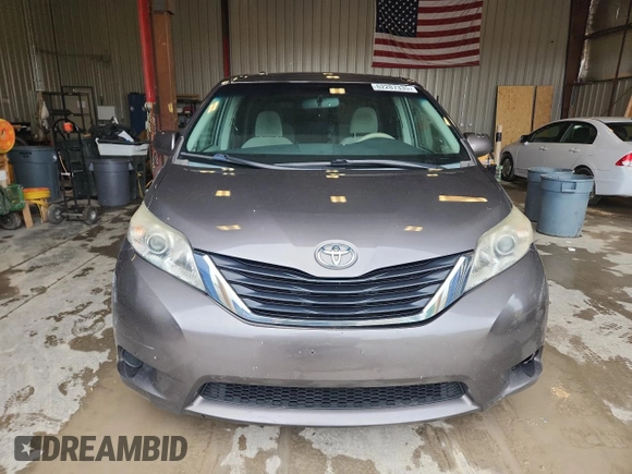 2013 Toyota Sienna LE AAS with VIN 5TDKK3DC0DS301864, listed as a Copart auction lot 62287335 with 195,075 mi miles and Clean title. Bid and sale history available at DreamBid. Image 5.