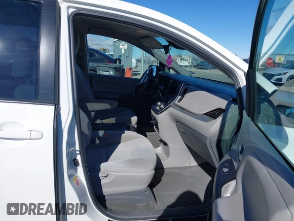 2018 Toyota Sienna LE Auto Access Seat with VIN 5TDKZ3DC9JS962977, listed as a IAAI auction lot 41312680 with 107,538 mi miles. Bid and sale history available at carsss.com. Image 5.