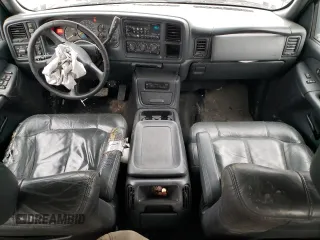 2001 Chevrolet Silverado 3500 LS with VIN 1GCJK33G81F166788, listed as a Copart auction lot 43693315 with 428,170 mi miles and Salvage Title. Bid and sale history available at carsss.com. Image 8.