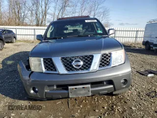 2005 Nissan Pathfinder SE z VIN 5N1AR18W75C780900, wystawiony jako Copart lot #51130985 z przebiegiem Nie podano mil oraz Czysty tytuł • Clean title. Historia ofert i sprzedaży dostępna na DreamBid. Obrazek 5.