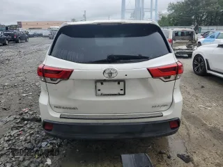 2018 Toyota Highlander SE z VIN 5TDJZRFH6JS554573, wystawiony jako Copart lot #60682225 z przebiegiem 81 373 mil mil oraz Szkoda całkowita • Salvage title. Historia ofert i sprzedaży dostępna na DreamBid. Obrazek 6.
