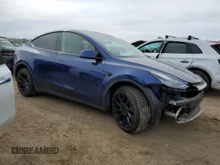 2021 Tesla Model Y Long Range with VIN 5YJYGDEE9MF095417, listed as a Copart auction lot 52960515 with 39,528 mi miles and Salvage Title. Bid and sale history available at DreamBid. Image 4.