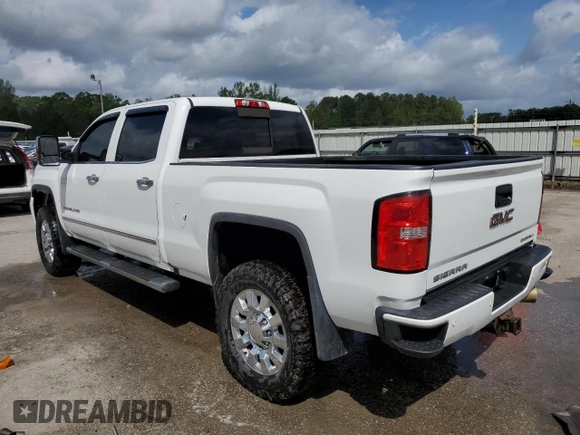 2016 GMC Sierra 2500HD Denali z VIN 1GT12UE84GF272949, wystawiony jako Copart lot #50641015 z przebiegiem 270 501 mil mil oraz Szkoda całkowita • Salvage title. Historia ofert i sprzedaży dostępna na DreamBid. Obrazek 2.