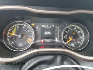 2015 Jeep Cherokee Latitude with VIN 1C4PJMCBXFW504433, listed as a Copart auction lot 52767515 with 141,969 mi miles and Clean Title. Bid and sale history available at carsss.com. Image 9.