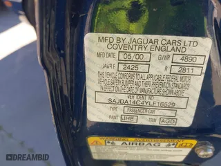 2000 Jaguar XJ with VIN SAJDA14C4YLF16529, listed as a IAAI auction lot 41387819 with 90,143 mi miles. Bid and sale history available at carsss.com. Image 9.