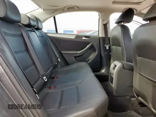 2013 Volkswagen Jetta SE с VIN 3VWDP7AJ7DM397879, выставлен на аукционе Copart как лот 62449575 с пробегом 88 237 миль миль и Списание • Salvage title. История ставок и продаж доступна на DreamBid. Изображение 10.