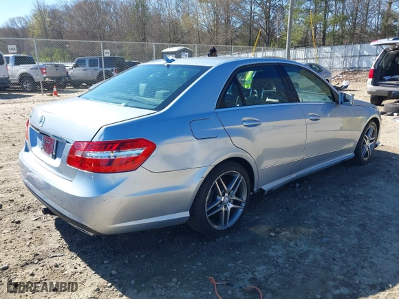 2013 Mercedes-Benz E-Class E 350 Luxury with VIN WDDHF5KB9DA708427, listed as a IAAI auction lot 41853672 with 164,477 mi miles. Bid and sale history available at carsss.com. Image 4.
