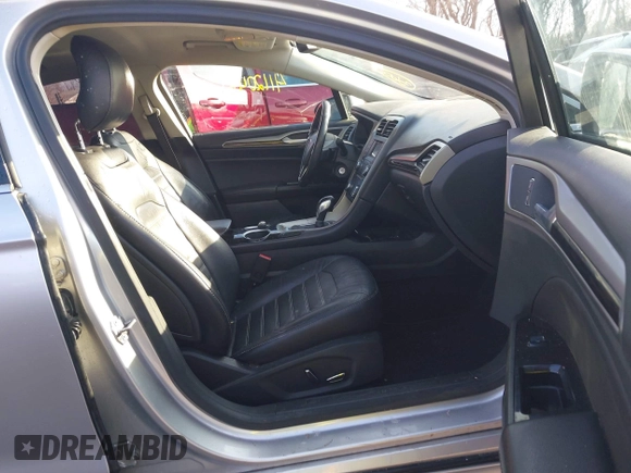 2013 Ford Fusion SE с VIN 3FA6P0H99DR184794, выставлен на аукционе IAAI как лот 41120431 с пробегом 127 376 миль миль и . История ставок и продаж доступна на DreamBid. Изображение 5.