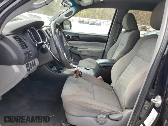 2015 Toyota Tacoma PreRunner z VIN 5TFKU4HN9FX007212, wystawiony jako Copart lot #42428355 z przebiegiem 181 807 mil mil oraz Szkoda całkowita • Salvage title. Historia ofert i sprzedaży dostępna na DreamBid. Obrazek 7.