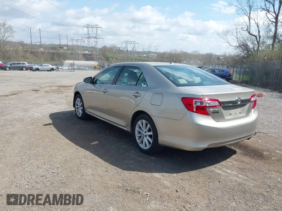 2014 Toyota Camry L with VIN 4T1BF1FKXEU472224, listed as a IAAI auction lot 41922829 with 93,787 mi miles. Bid and sale history available at carsss.com. Image 3.