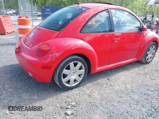 2003 Volkswagen Beetle GLS with VIN 3VWCD21C33M422915, listed as a IAAI auction lot 42130236 with 194,689 mi miles and . Bid and sale history available at DreamBid. Image 4.