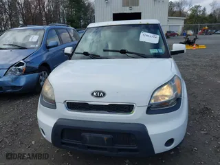 2010 Kia Soul + with VIN KNDJT2A22A7701882, listed as a IAAI auction lot 42064314 with 174,010 mi miles. Bid and sale history available at carsss.com. Image 6.