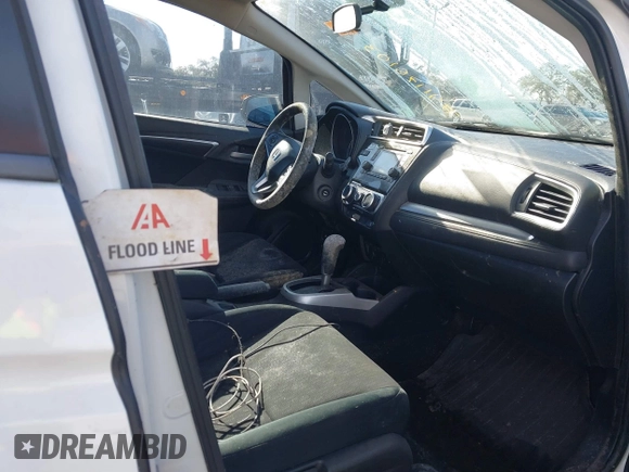 2015 Honda Fit LX with VIN 3HGGK5H52FM760590, listed as a IAAI auction lot 41176103 with 1 mi miles. Bid and sale history available at carsss.com. Image 6.
