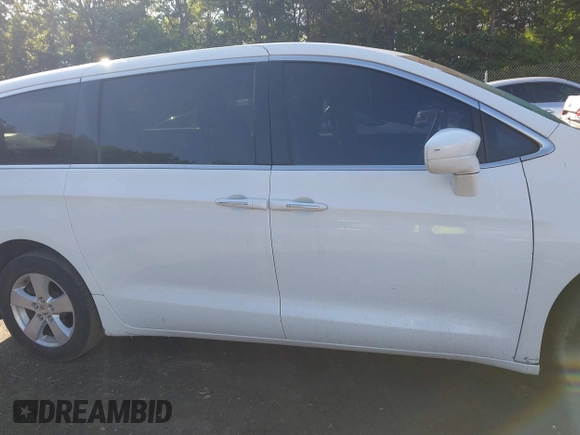 2020 Chrysler Pacifica Touring with VIN 2C4RC1FG4LR135808, listed as a IAAI auction lot 42553096 with 152,942 mi miles and . Bid and sale history available at DreamBid. Image 13.