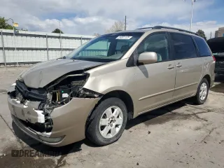 2004 Toyota Sienna XLE with VIN 5TDZA22C34S032306, listed as a Copart auction lot 54001125 with 235,253 mi miles and Salvage Title. Bid and sale history available at carsss.com. Image 1.