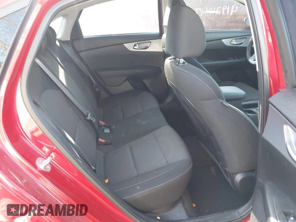 2022 Kia Forte LXS z VIN 3KPF24AD7NE427039, wystawiony jako IAAI lot #41921047 z przebiegiem 46 472 mil mil oraz . Historia ofert i sprzedaży dostępna na DreamBid. Obrazek 8.