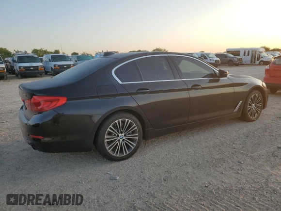2019 BMW 5 Series 530i z VIN WBAJA5C54KG900736, wystawiony jako Copart lot #52232275 z przebiegiem 112 560 mil mil oraz Czysty tytuł • Clean title. Historia ofert i sprzedaży dostępna na DreamBid. Obrazek 3.