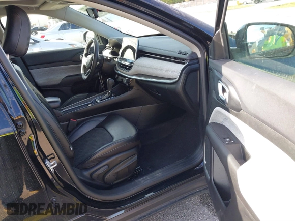 2022 Jeep Compass Latitude with VIN 3C4NJCBB6NT229344, listed as a IAAI auction lot 41686958 with 40,696 mi miles and . Bid and sale history available at carsss.com. Image 5.