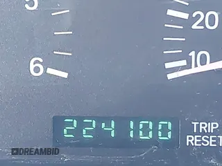 2000 Jeep Cherokee Classic with VIN 1J4FF58S5YL260331, listed as a IAAI auction lot 41584008 with 224,100 mi miles. Bid and sale history available at carsss.com. Image 16.