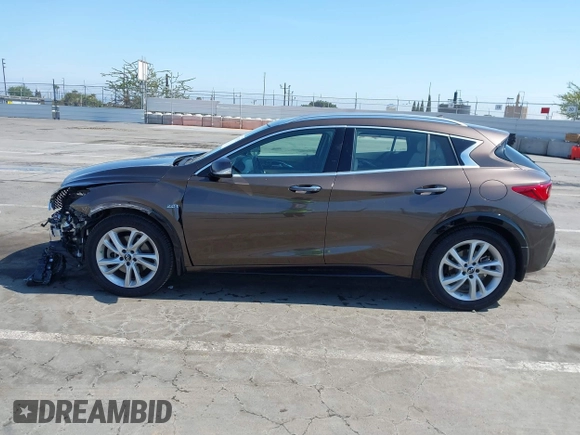 2018 Infiniti QX30 Premium with VIN SJKCH5CP5JA054091, listed as a IAAI auction lot 42471932 with 28,713 mi miles and . Bid and sale history available at DreamBid. Image 15.