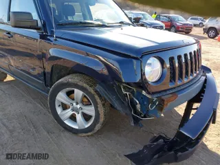 2014 Jeep Patriot Latitude with VIN 1C4NJRFB2ED744425, listed as a IAAI auction lot 41206020 with 158,300 mi miles. Bid and sale history available at carsss.com. Image 6.