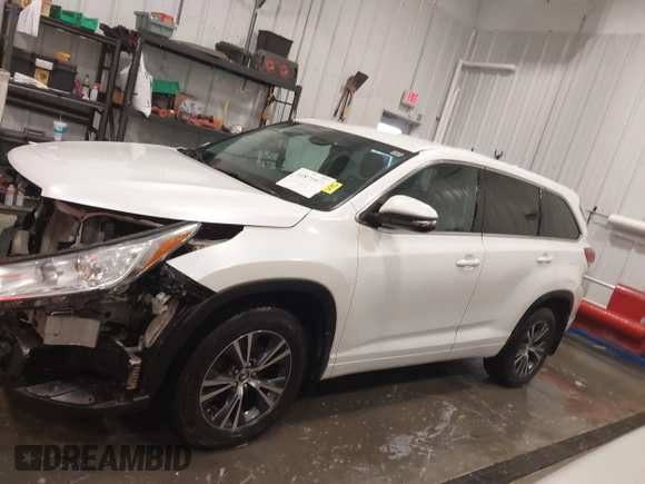 2018 Toyota Highlander LE with VIN 5TDBZRFH9JS821645, listed as a IAAI auction lot 41871971 with 98,426 mi miles and . Bid and sale history available at DreamBid. Image 15.