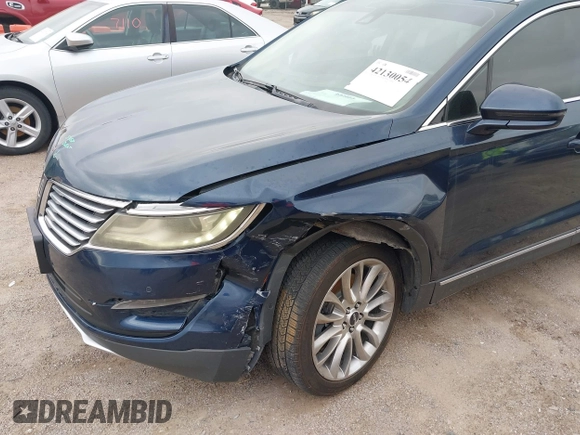 2015 Lincoln MKC z VIN 5LMCJ1A92FUJ36590, wystawiony jako IAAI lot #42130054 z przebiegiem 121 681 mil mil oraz . Historia ofert i sprzedaży dostępna na DreamBid. Obrazek 6.