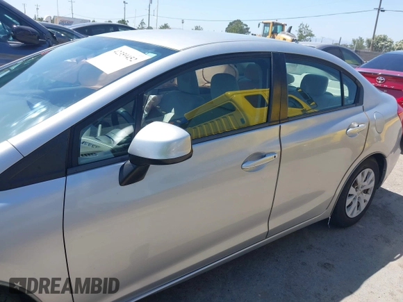 2012 Honda Civic LX z VIN 19XFB2F50CE332101, wystawiony jako IAAI lot #42359452 z przebiegiem 132 170 mil mil oraz . Historia ofert i sprzedaży dostępna na DreamBid. Obrazek 14.