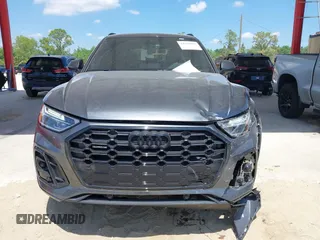 2024 Audi Q5 S line Premium z VIN WA1GAAFY5R2109175, wystawiony jako IAAI lot #41938991 z przebiegiem 7133 mil mil oraz . Historia ofert i sprzedaży dostępna na DreamBid. Obrazek 6.