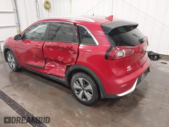 2017 Kia Niro Touring Launch Edition with VIN KNDCC3LC6H5102042, listed as a IAAI auction lot 41666561 with 191,584 mi miles. Bid and sale history available at carsss.com. Image 3.