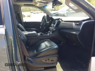 2016 Chevrolet Suburban LT z VIN 1GNSKHKC4GR427591, wystawiony jako IAAI lot #42162723 z przebiegiem 131 771 mil mil oraz . Historia ofert i sprzedaży dostępna na DreamBid. Obrazek 5.