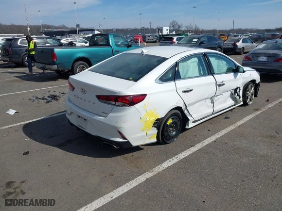 2018 Hyundai Sonata Limited with VIN 5NPE34AF5JH716100, listed as a IAAI auction lot 41649547 with 76,722 mi miles. Bid and sale history available at carsss.com. Image 4.