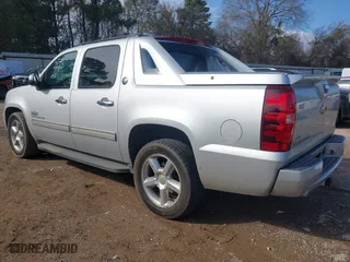 2013 Chevrolet Avalanche LS with VIN 3GNMCEE02DG207190, listed as a IAAI auction lot 41396345 with 223,378 mi miles. Bid and sale history available at carsss.com. Image 3.