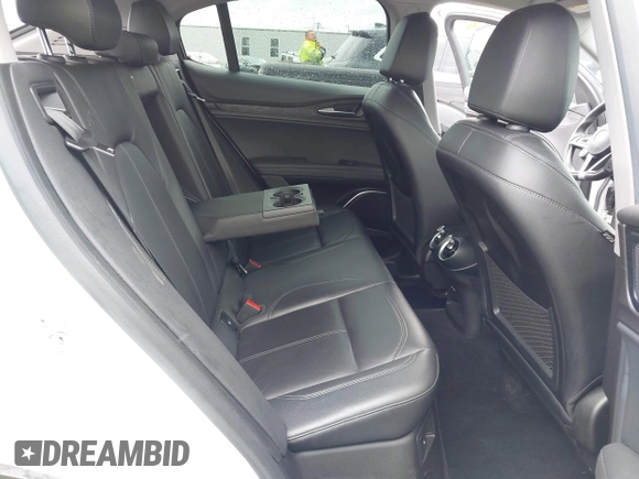 2019 Alfa Romeo Stelvio z VIN ZASPAKAN6K7C73740, wystawiony jako IAAI lot #42296395 z przebiegiem 49 646 mil mil oraz . Historia ofert i sprzedaży dostępna na DreamBid. Obrazek 8.