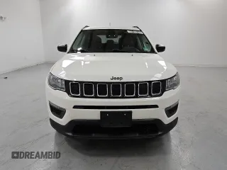 2018 Jeep Compass Sport z VIN 3C4NJDAB1JT306171, wystawiony jako Copart lot #55169745 z przebiegiem 54 489 mil mil oraz Czysty tytuł • Clean title. Historia ofert i sprzedaży dostępna na DreamBid. Obrazek 5.