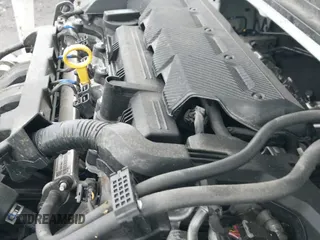 2024 Hyundai Venue SEL z VIN KMHRC8A33RU327628, wystawiony jako IAAI lot #42300323 z przebiegiem 16 054 mil mil oraz . Historia ofert i sprzedaży dostępna na DreamBid. Obrazek 19.