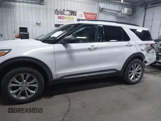 2022 Ford Explorer XLT with VIN 1FMSK8DH2NGA29432, listed as a IAAI auction lot 41614290 with 23,918 mi miles. Bid and sale history available at carsss.com. Image 14.